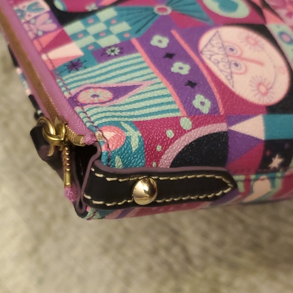 Dooney & Bourke - Disney It's a Small World - Shoulder Bag - Picture 3 of 16